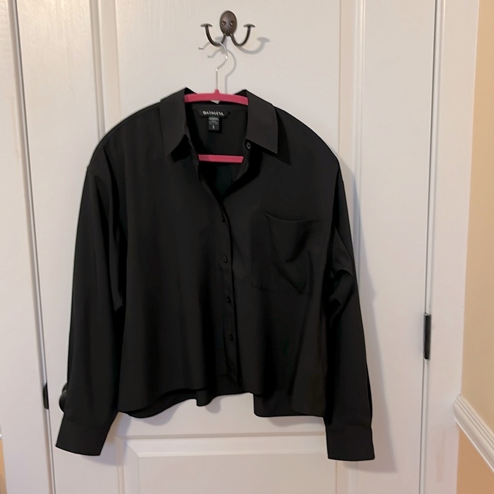 Athleta boxy button down top - just a bit cropped and wrinkle free for travel!
